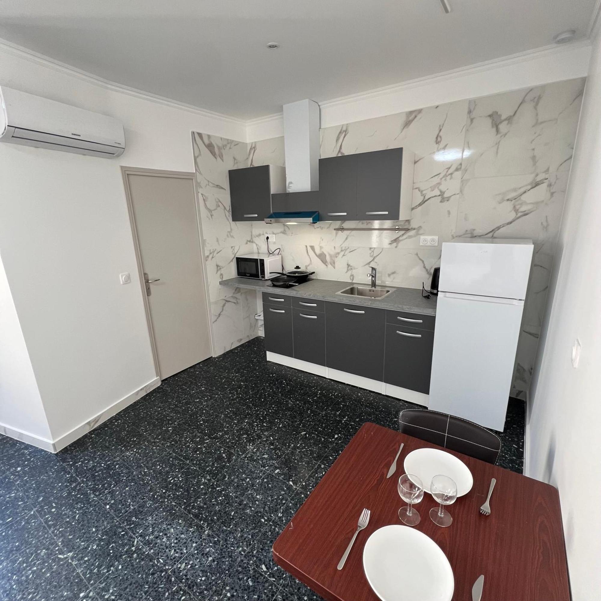 Suite St Charles, Canebiere, Vieux-Port Марсель Экстерьер фото